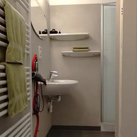 奥斯达特豪斯城市公寓酒店 *