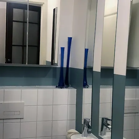 奥斯达特豪斯城市公寓酒店 *