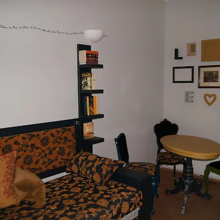 奥斯达特豪斯城市公寓酒店 *